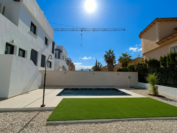 3-bedroom Townhouse In Benferri, Spain (192 M²)