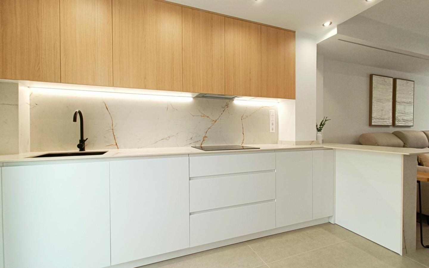 3-bedroom Townhouse In Benferri, Spain (192 M²)