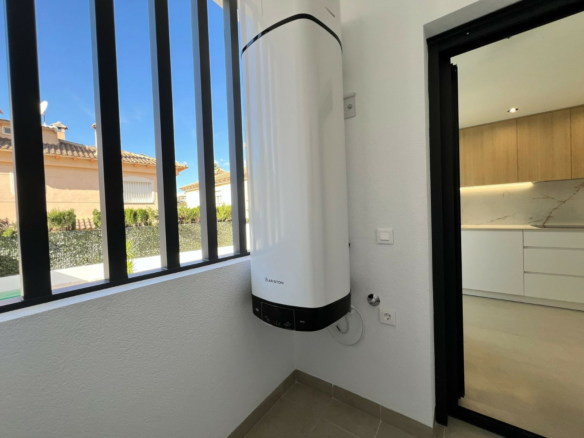 3-bedroom Townhouse In Benferri, Spain (192 M²)
