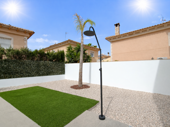 3-bedroom Townhouse In Benferri, Spain (192 M²)