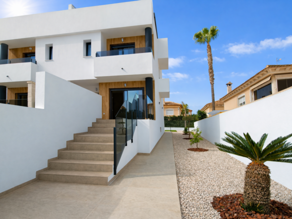 3-bedroom Townhouse In Benferri, Spain (192 M²)