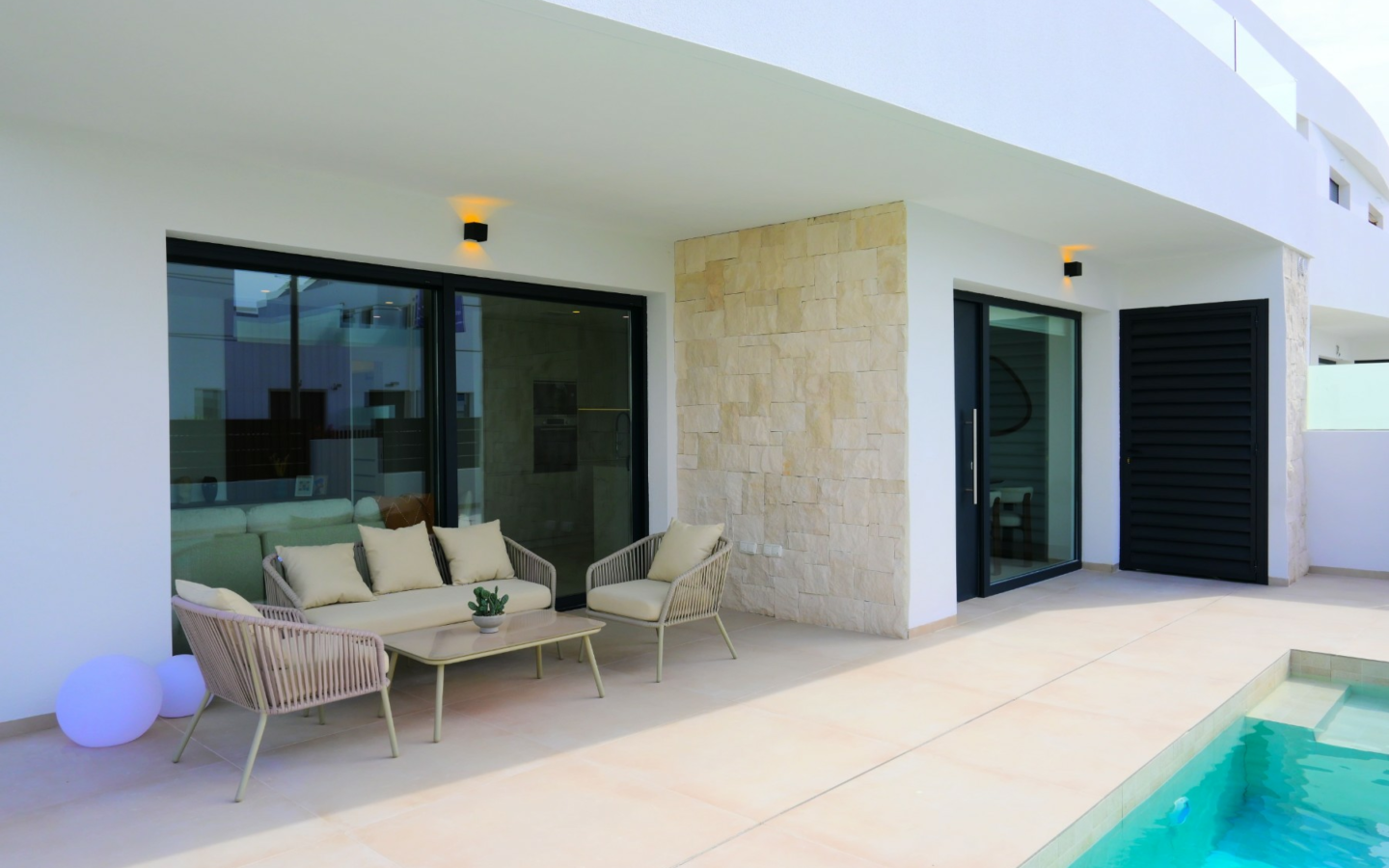 3-bedroom Detached Villa In Dolores, Spain (136 M²)