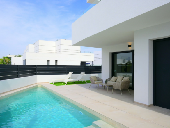 3-bedroom Detached Villa In Dolores, Spain (136 M²)