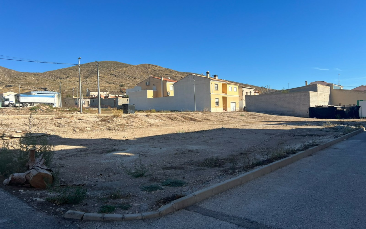 Land In Hondón De Los Frailes, Spain (932 M² Plot)
