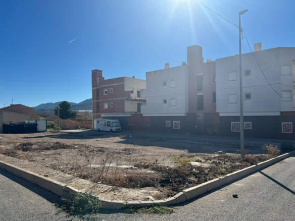 Land In Hondón De Los Frailes, Spain (932 M² Plot)