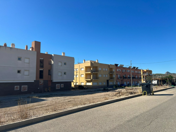 Land In Hondón De Los Frailes, Spain (932 M² Plot)