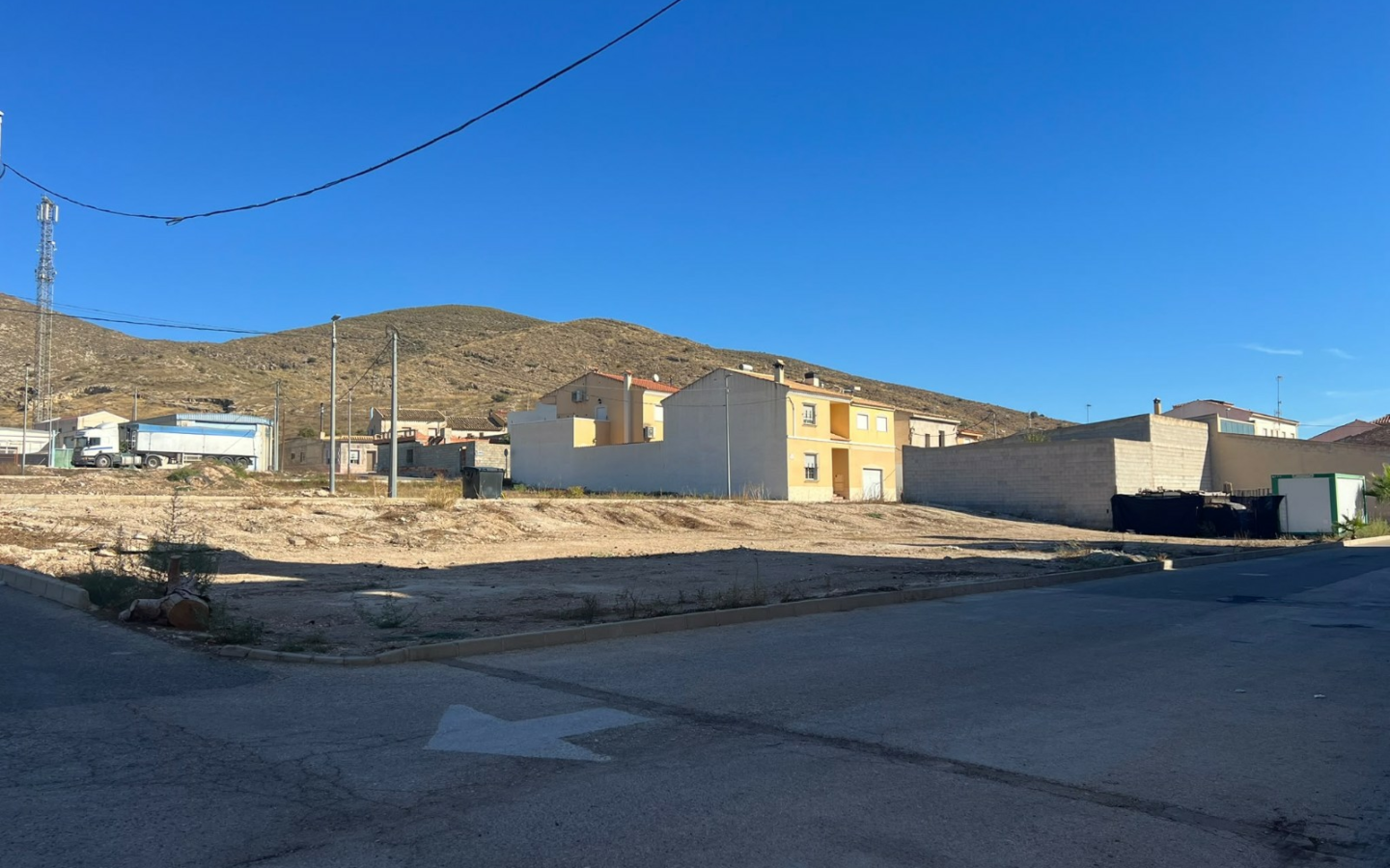 Land In Hondón De Los Frailes, Spain (932 M² Plot)