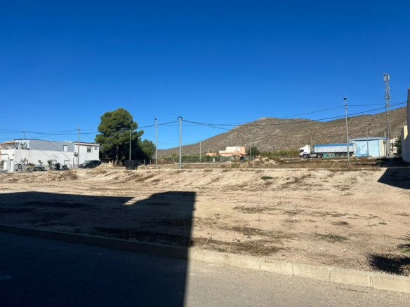 Land In Hondón De Los Frailes, Spain (932 M² Plot)