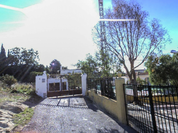 5-bedroom Detached Villa In Elche, Spain (376 M²)