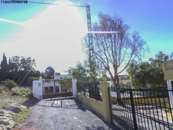 5-bedroom Detached Villa In Elche, Spain (376 M²)