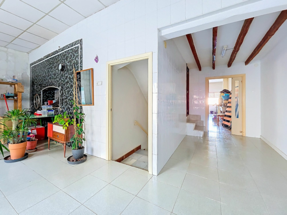 8-bedroom Townhouse In Pinoso, Spain (408 M²)