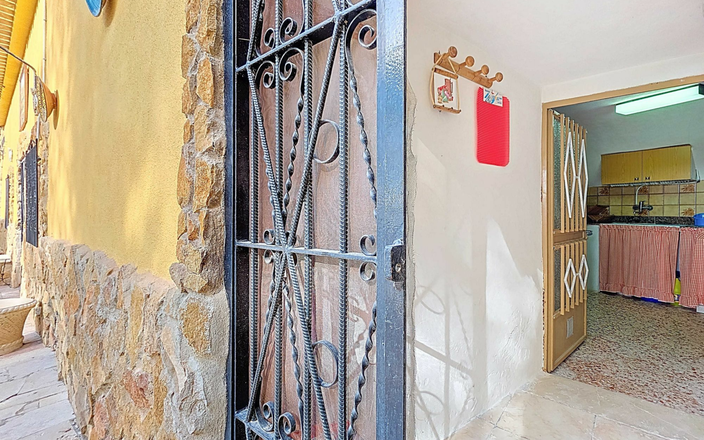 4-bedroom Cave House In Pinoso, Spain (129 M²)