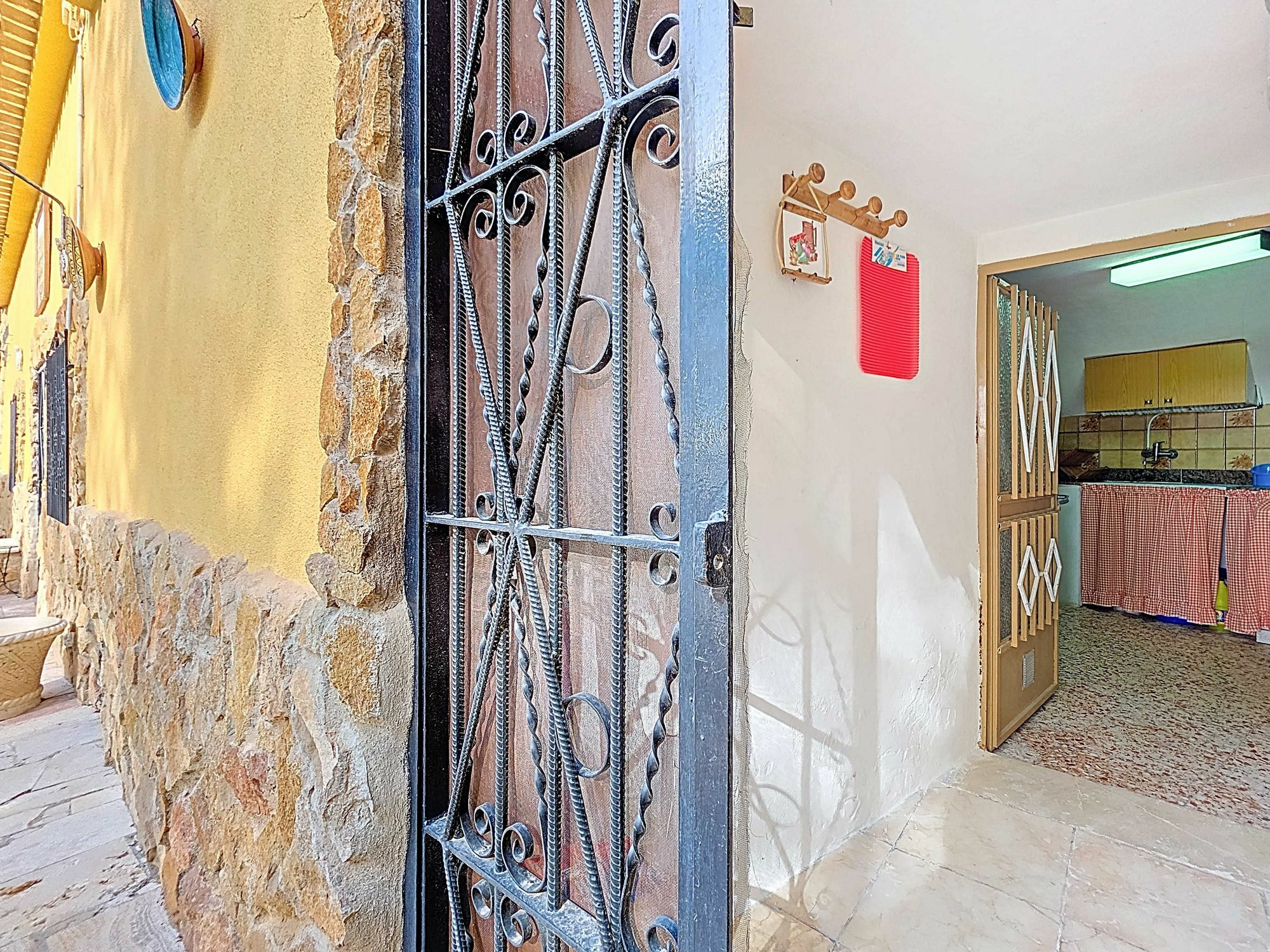 4-bedroom Cave House In Pinoso, Spain (129 M²)