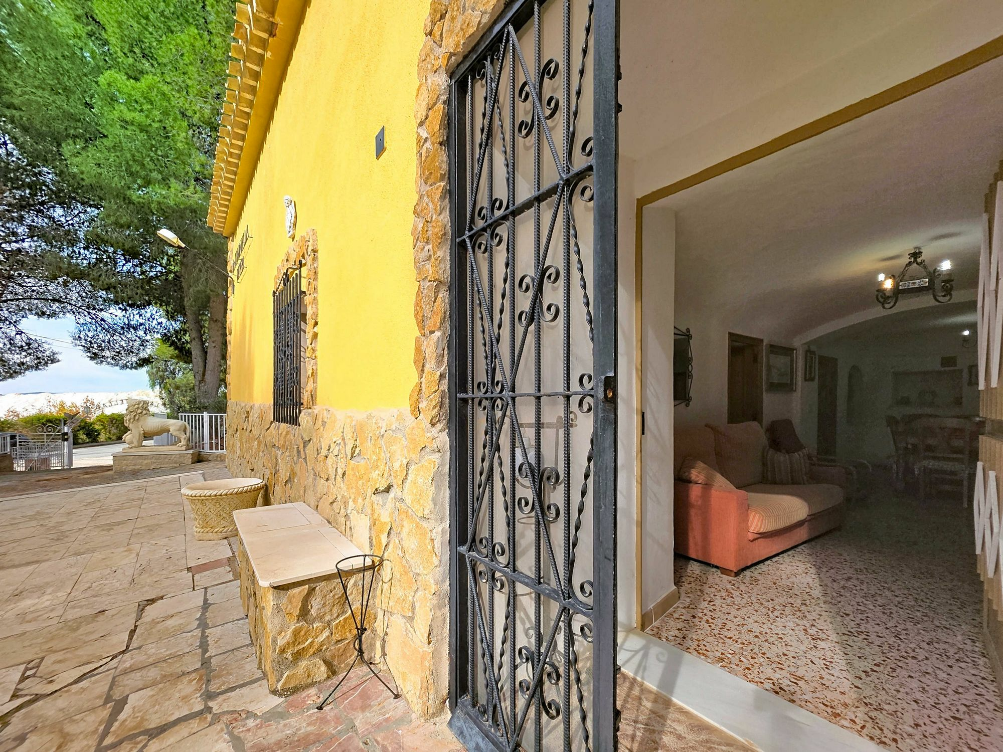 4-bedroom Cave House In Pinoso, Spain (129 M²)