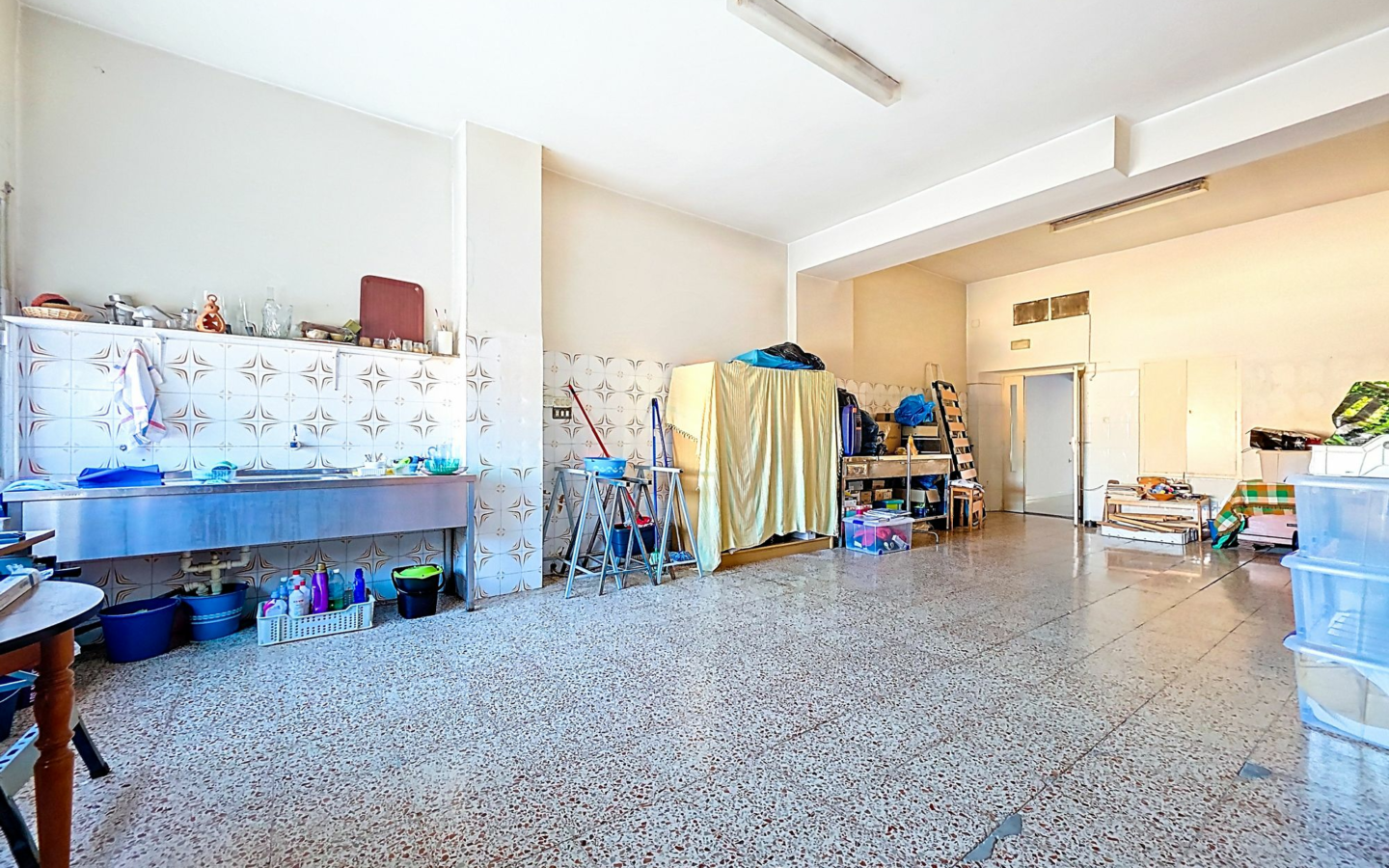 8-bedroom Townhouse In Pinoso, Spain (408 M²)