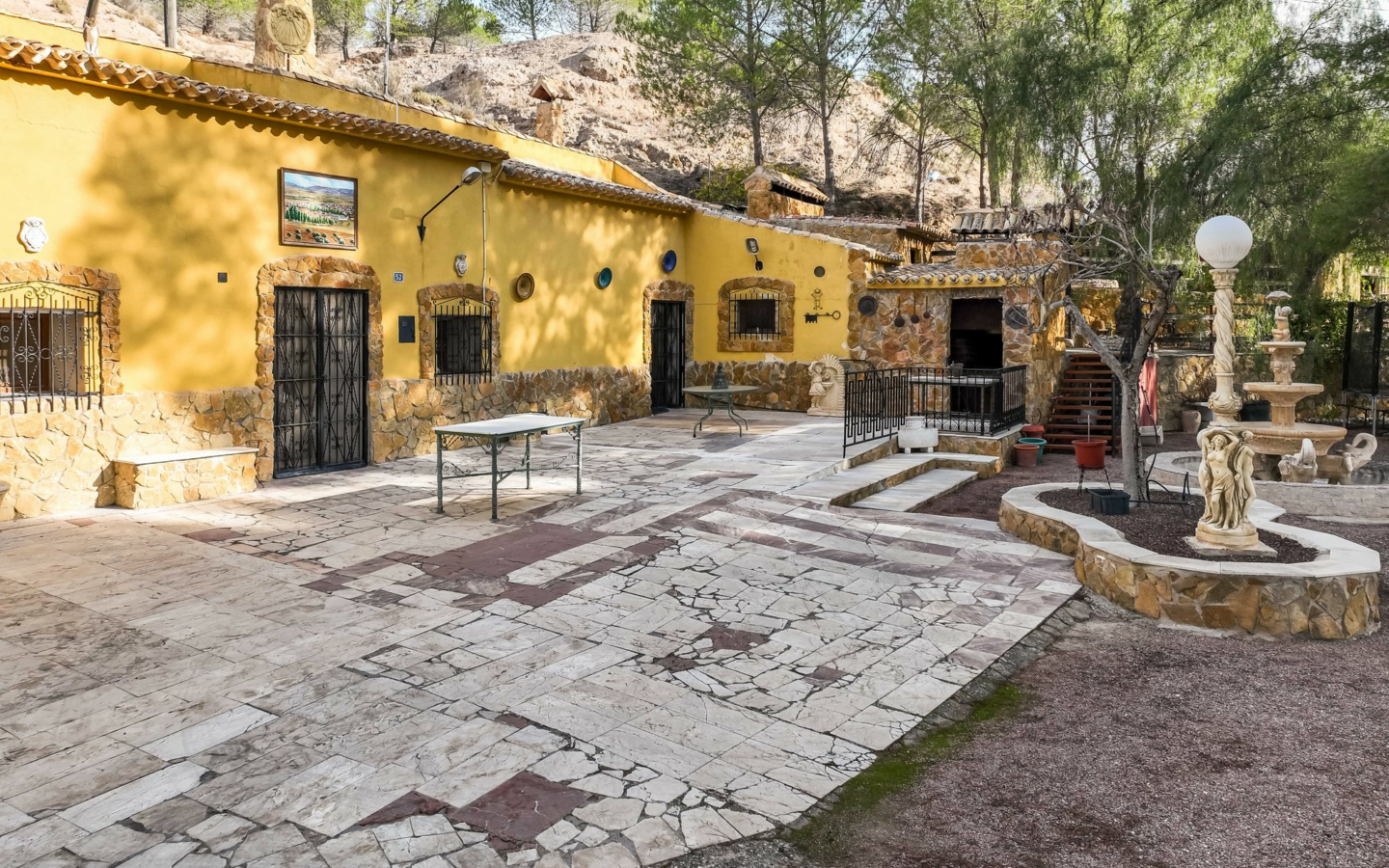 4-bedroom Cave House In Pinoso, Spain (129 M²)