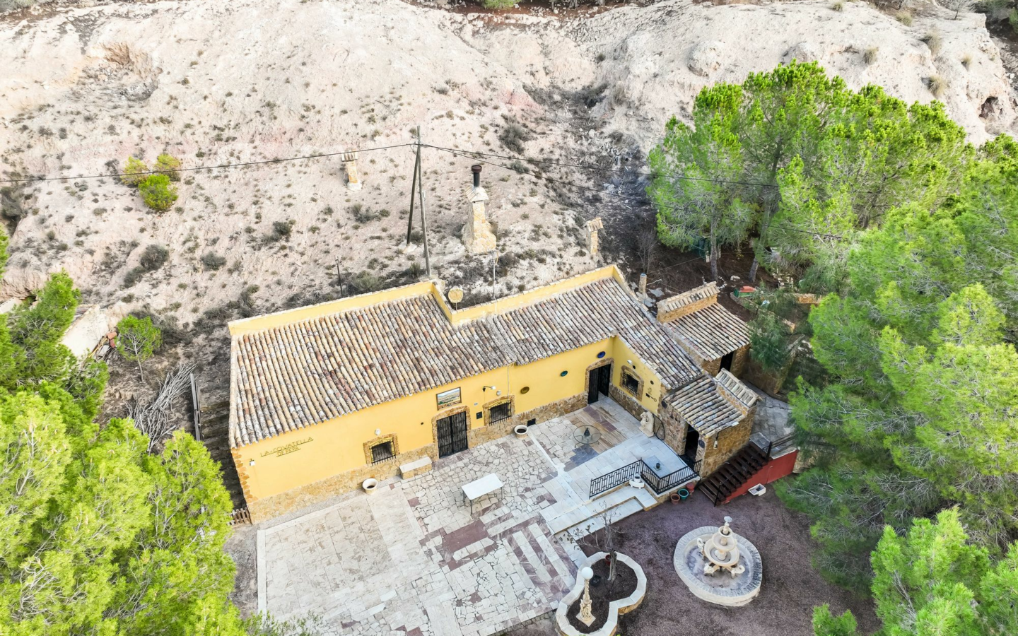4-bedroom Cave House In Pinoso, Spain (129 M²)