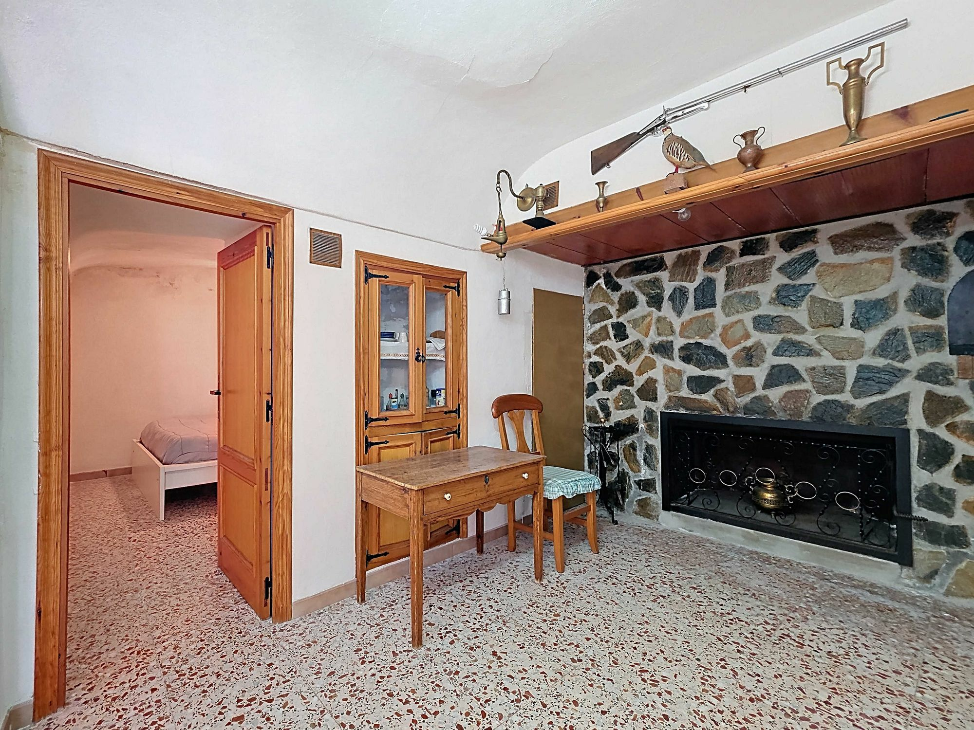4-bedroom Cave House In Pinoso, Spain (129 M²)