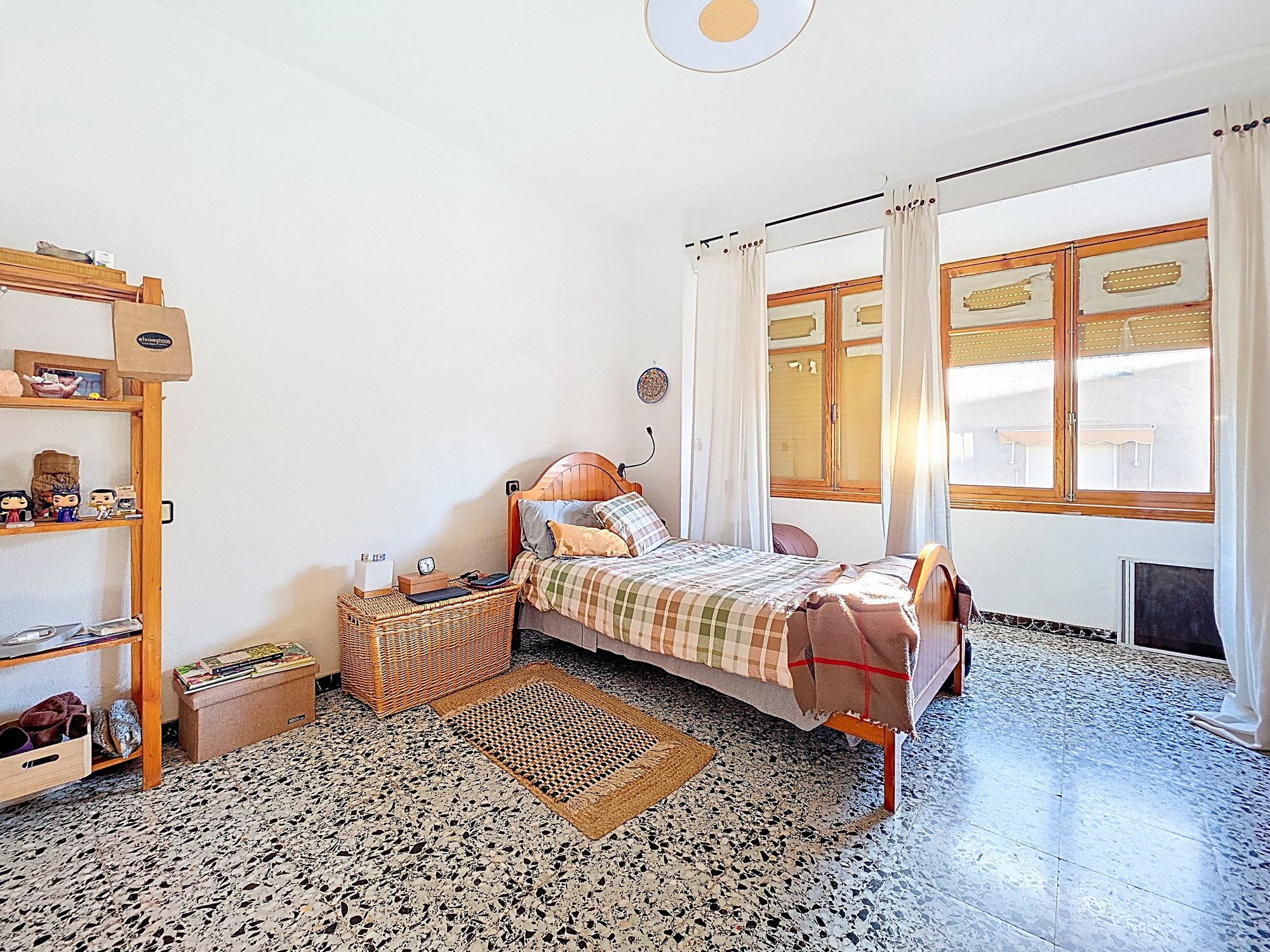 8-bedroom Townhouse In Pinoso, Spain (408 M²)