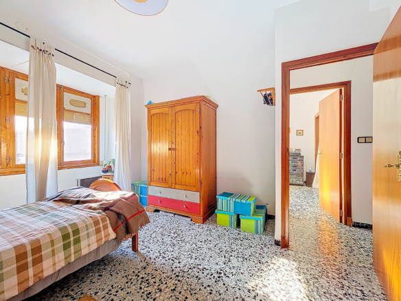 8-bedroom Townhouse In Pinoso, Spain (408 M²)