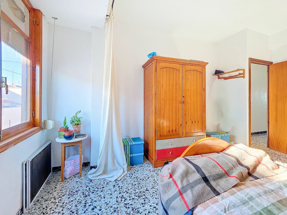 8-bedroom Townhouse In Pinoso, Spain (408 M²)