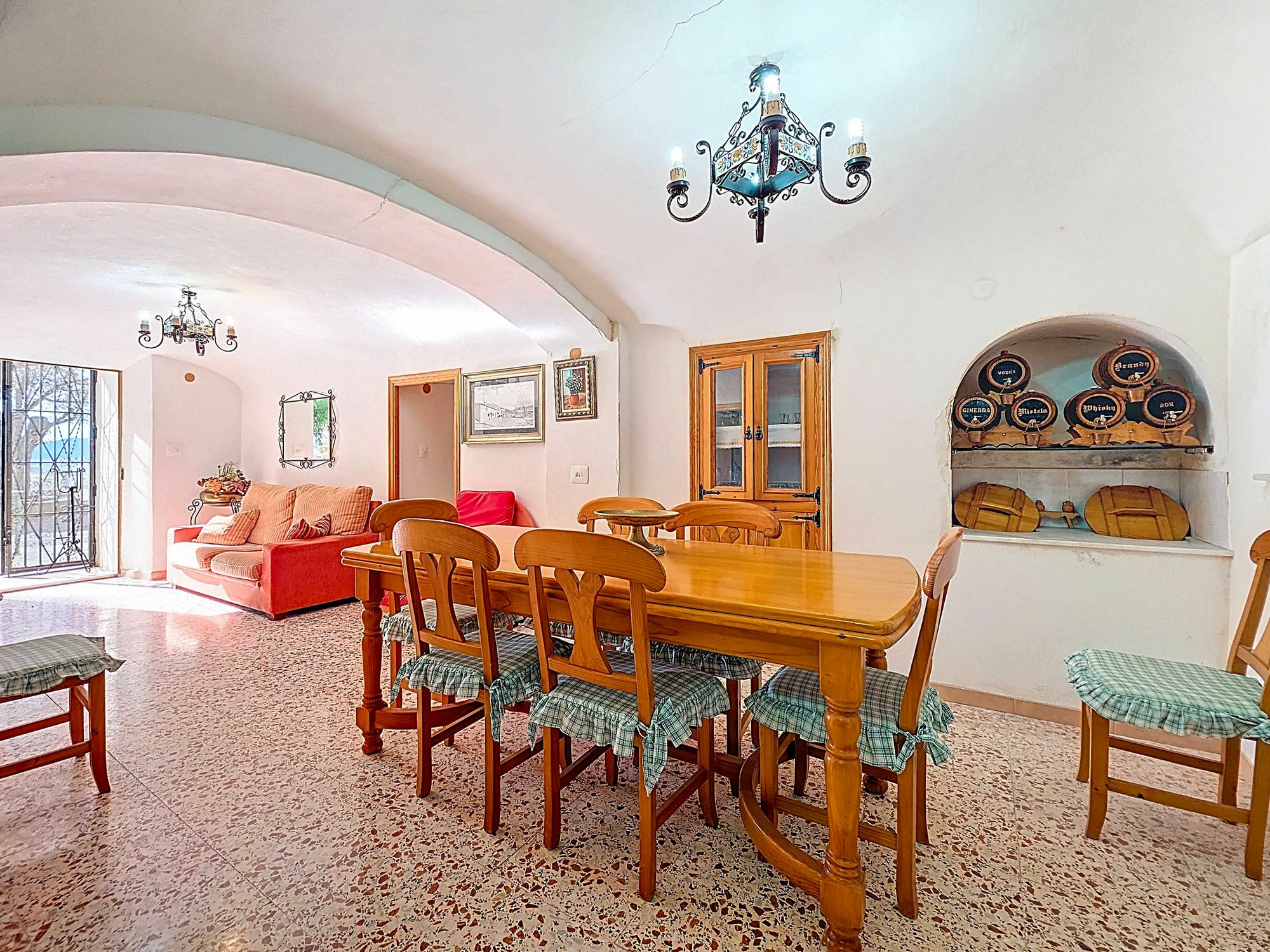 4-bedroom Cave House In Pinoso, Spain (129 M²)