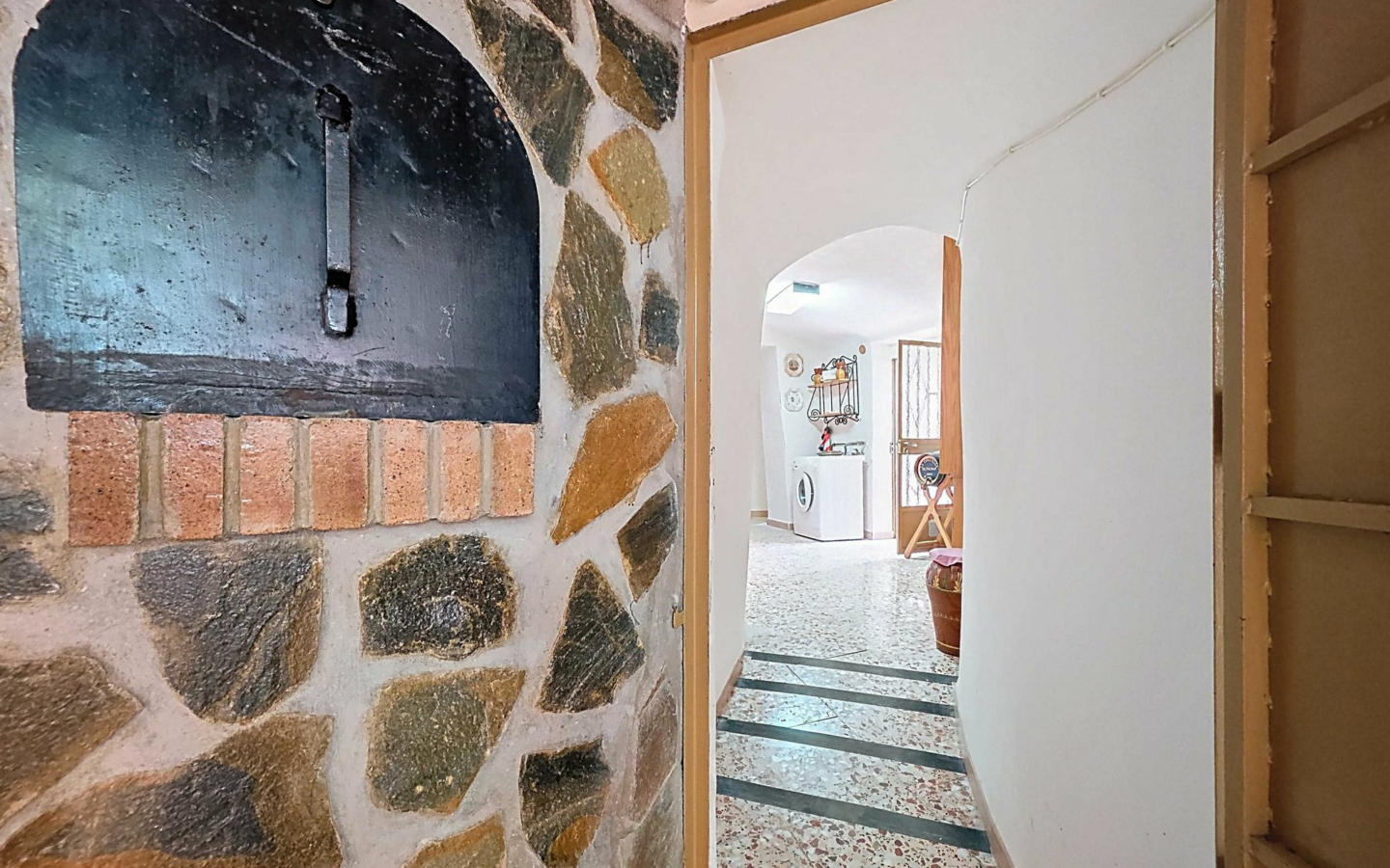 4-bedroom Cave House In Pinoso, Spain (129 M²)