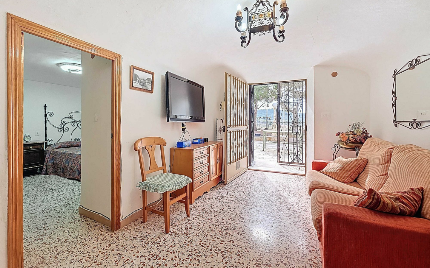 4-bedroom Cave House In Pinoso, Spain (129 M²)