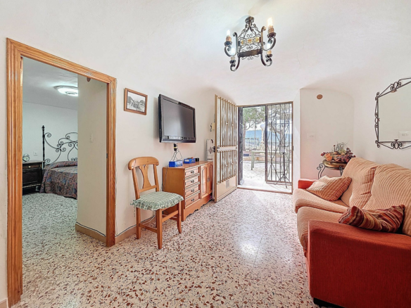 4-bedroom Cave House In Pinoso, Spain (129 M²)