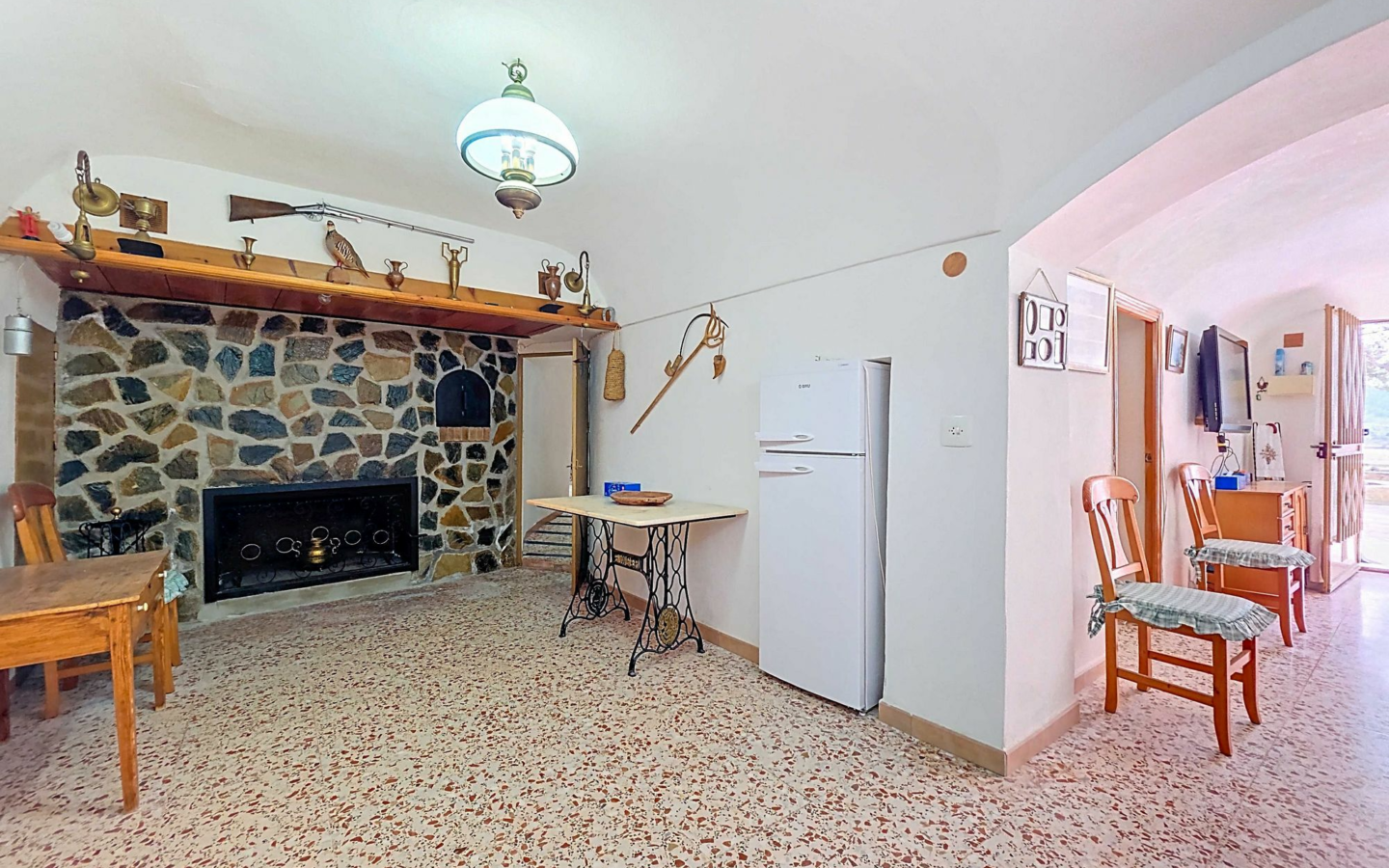 4-bedroom Cave House In Pinoso, Spain (129 M²)