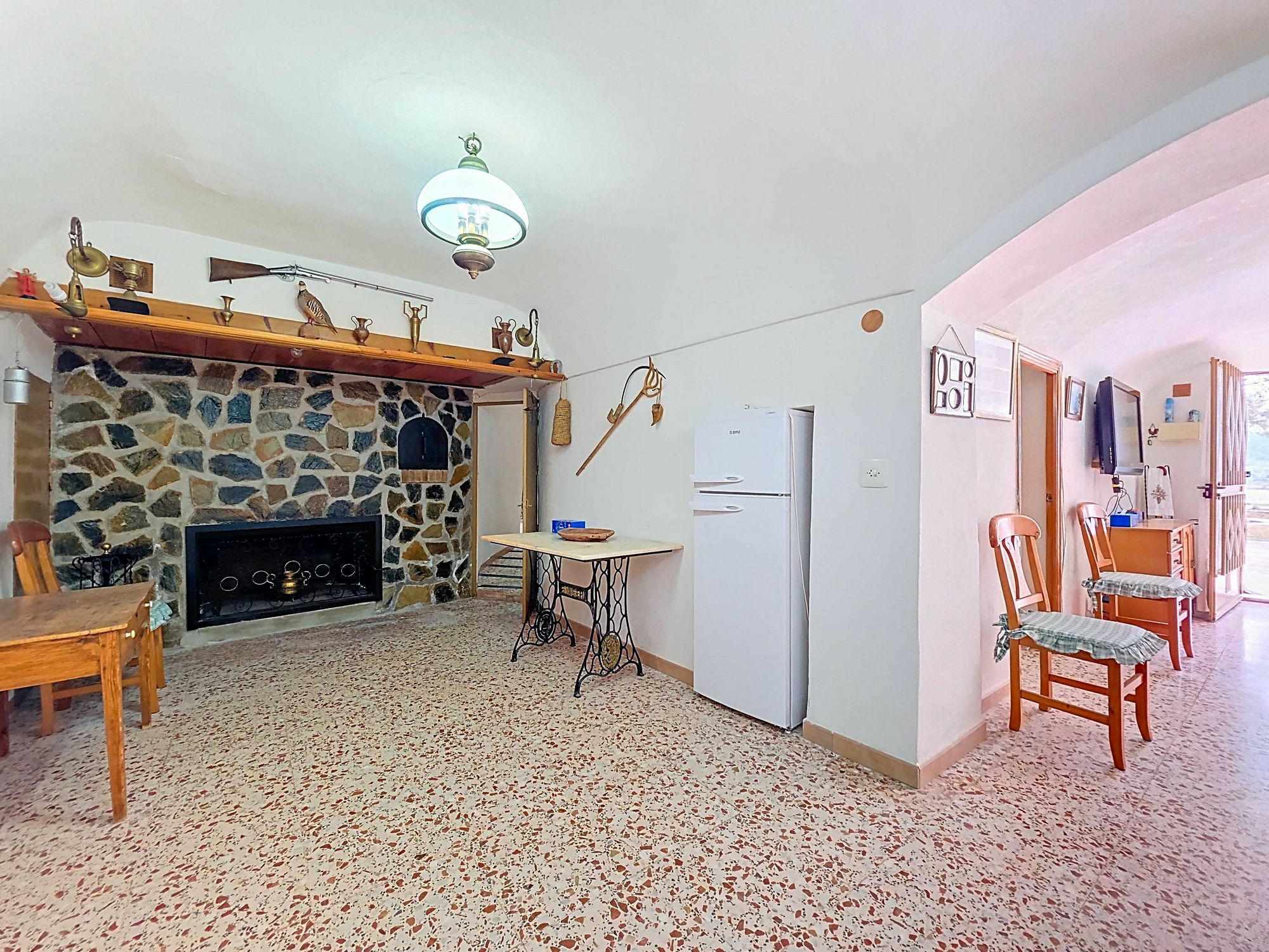 4-bedroom Cave House In Pinoso, Spain (129 M²)