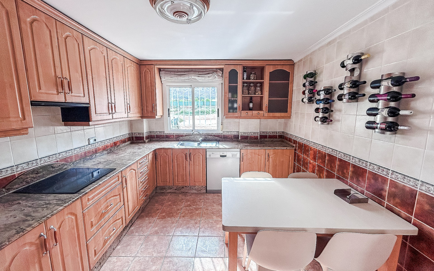 5-bedroom Townhouse In Pinoso, Spain (141 M²)