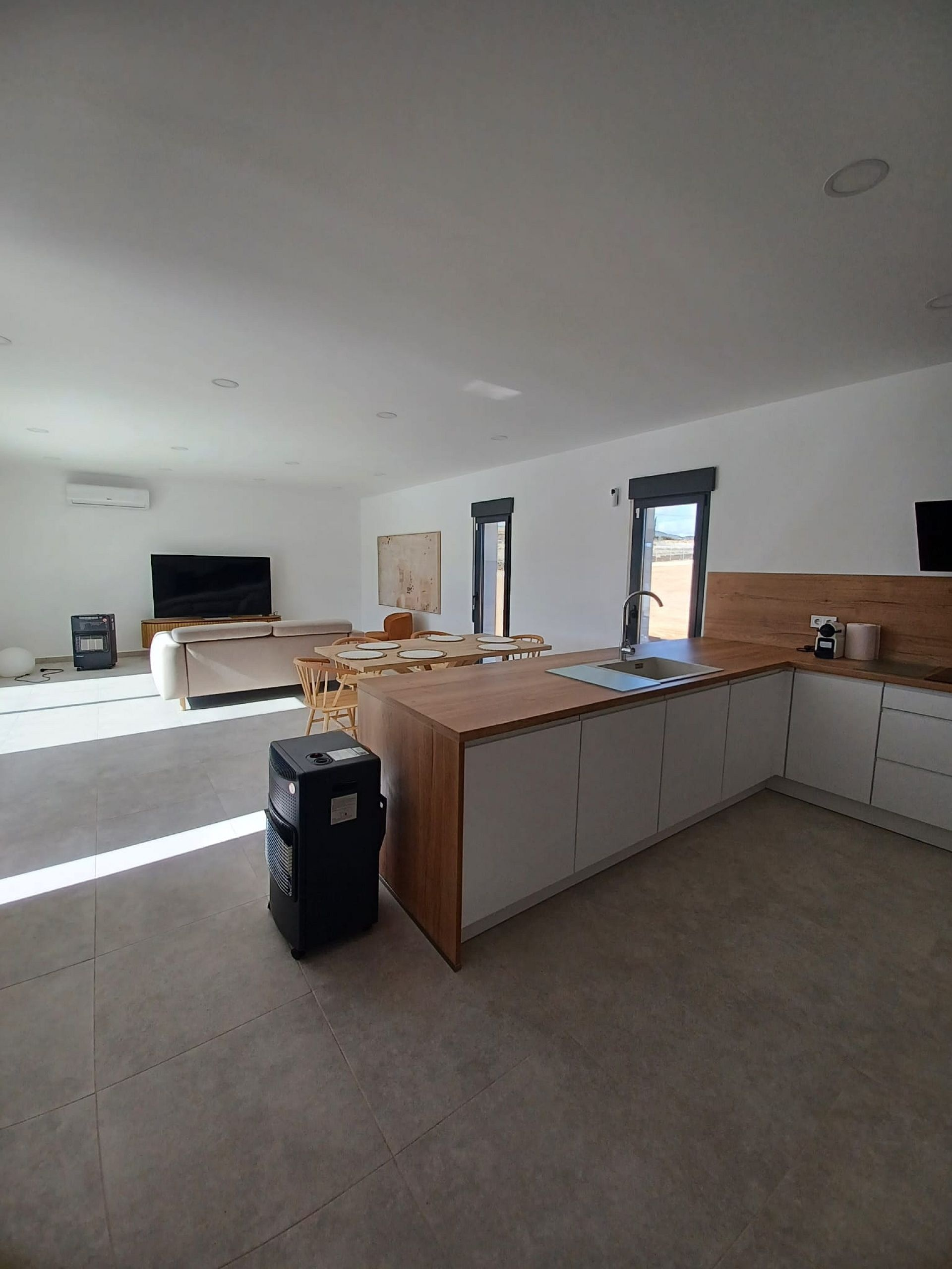 w_093eee05-451b-4897-90cd-74096664df70-f2154f 3-bedroom Detached Villa In Pinoso, Spain (160 M²)