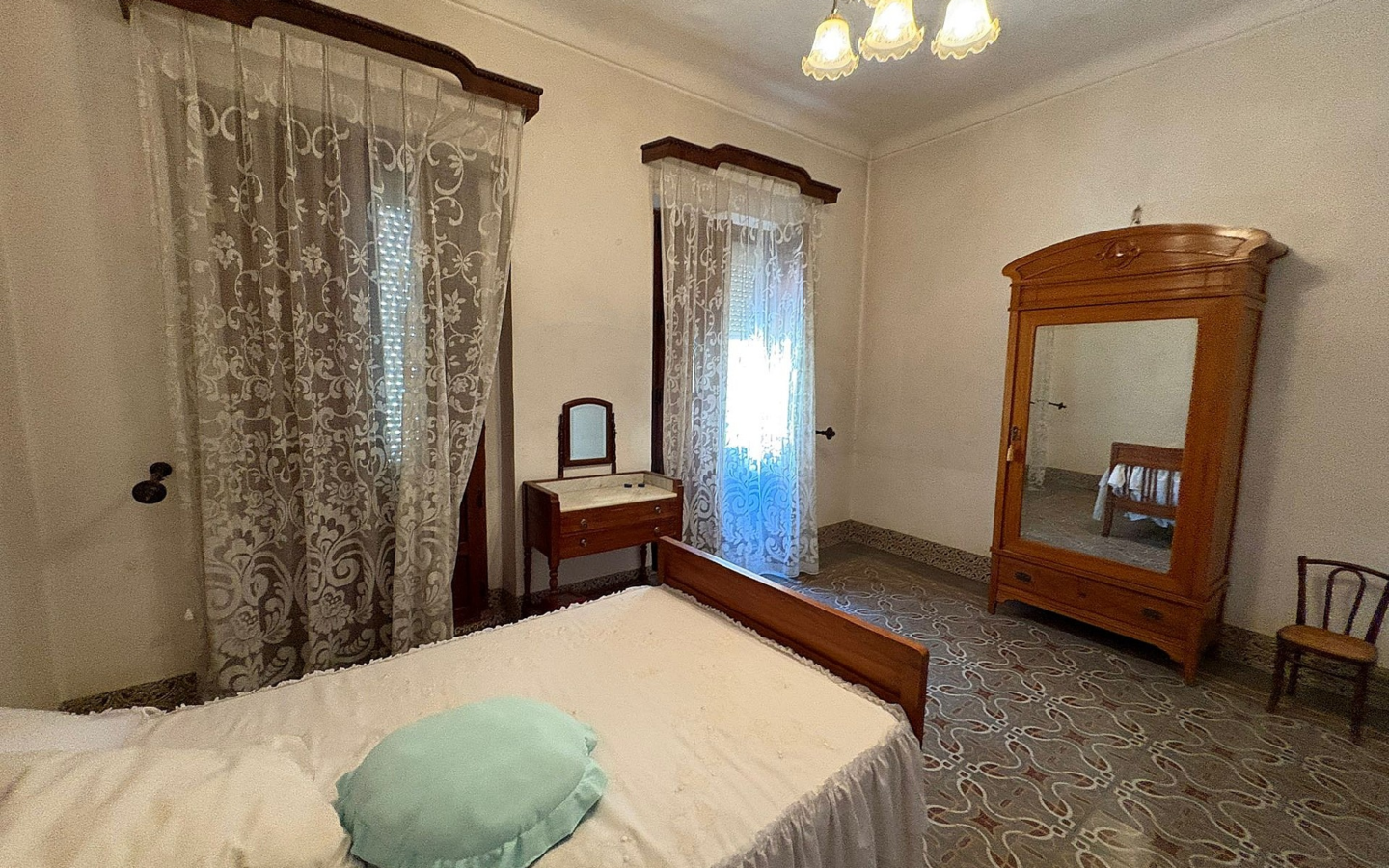 6-bedroom Townhouse In Novelda, Spain (208 M²)