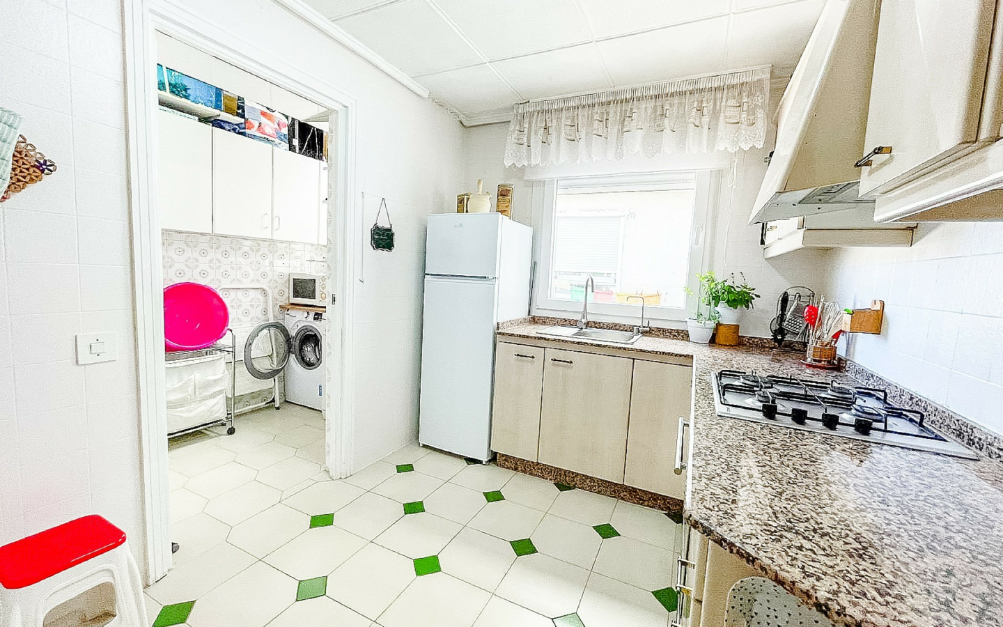 3-bedroom Apartment In Elda, Spain (82 M²)