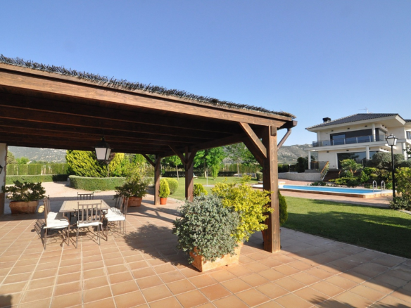 4-bedroom Detached Villa In Villena, Spain (500 M²)