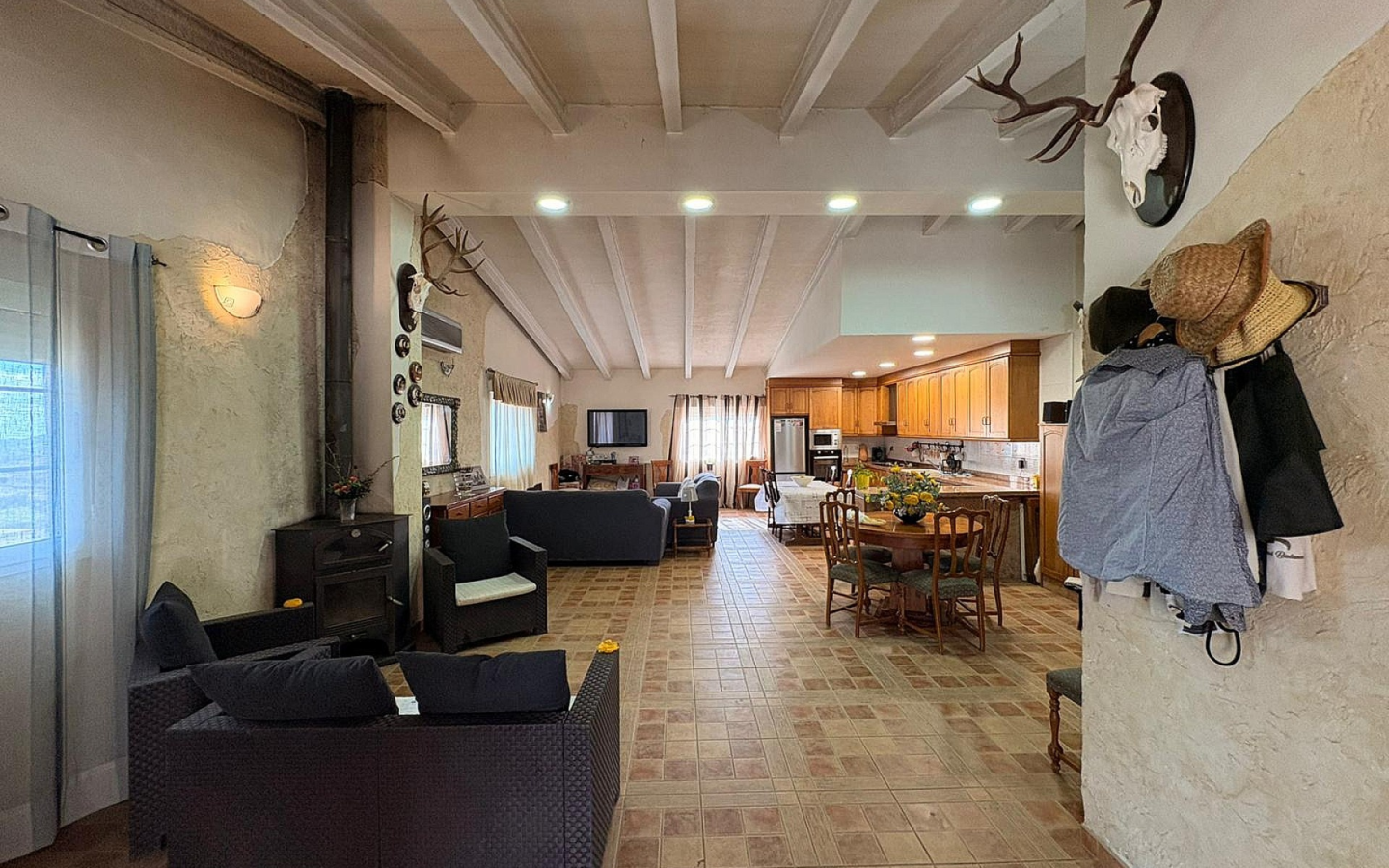 4-bedroom Detached Villa In Monovar, Spain (366 M²)