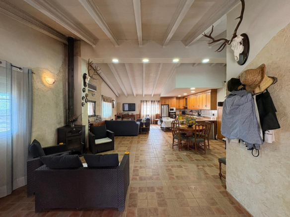 4-bedroom Detached Villa In Monovar, Spain (366 M²)