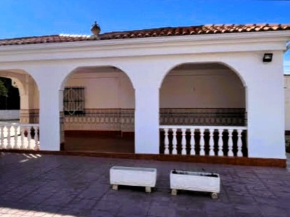 5-bedroom Detached Villa In Elche, Spain (376 M²)
