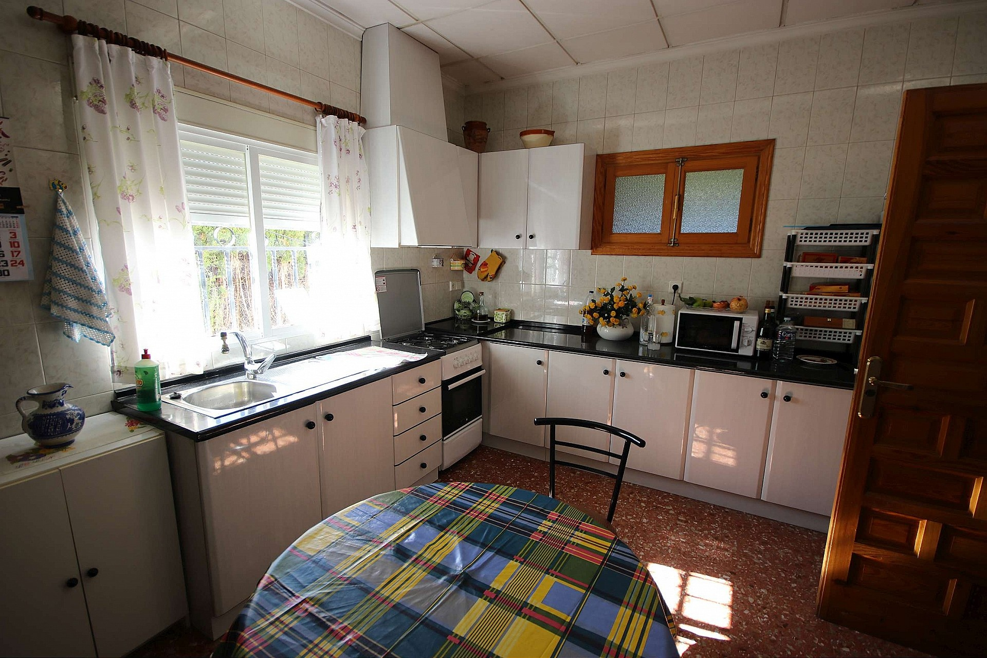 4-bedroom Commercial In Monovar, Spain (675 M²)
