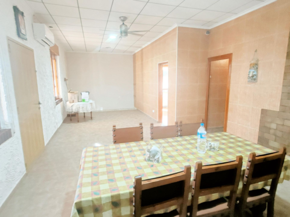 6-bedroom Detached Villa In Aspe, Spain (468 M²)