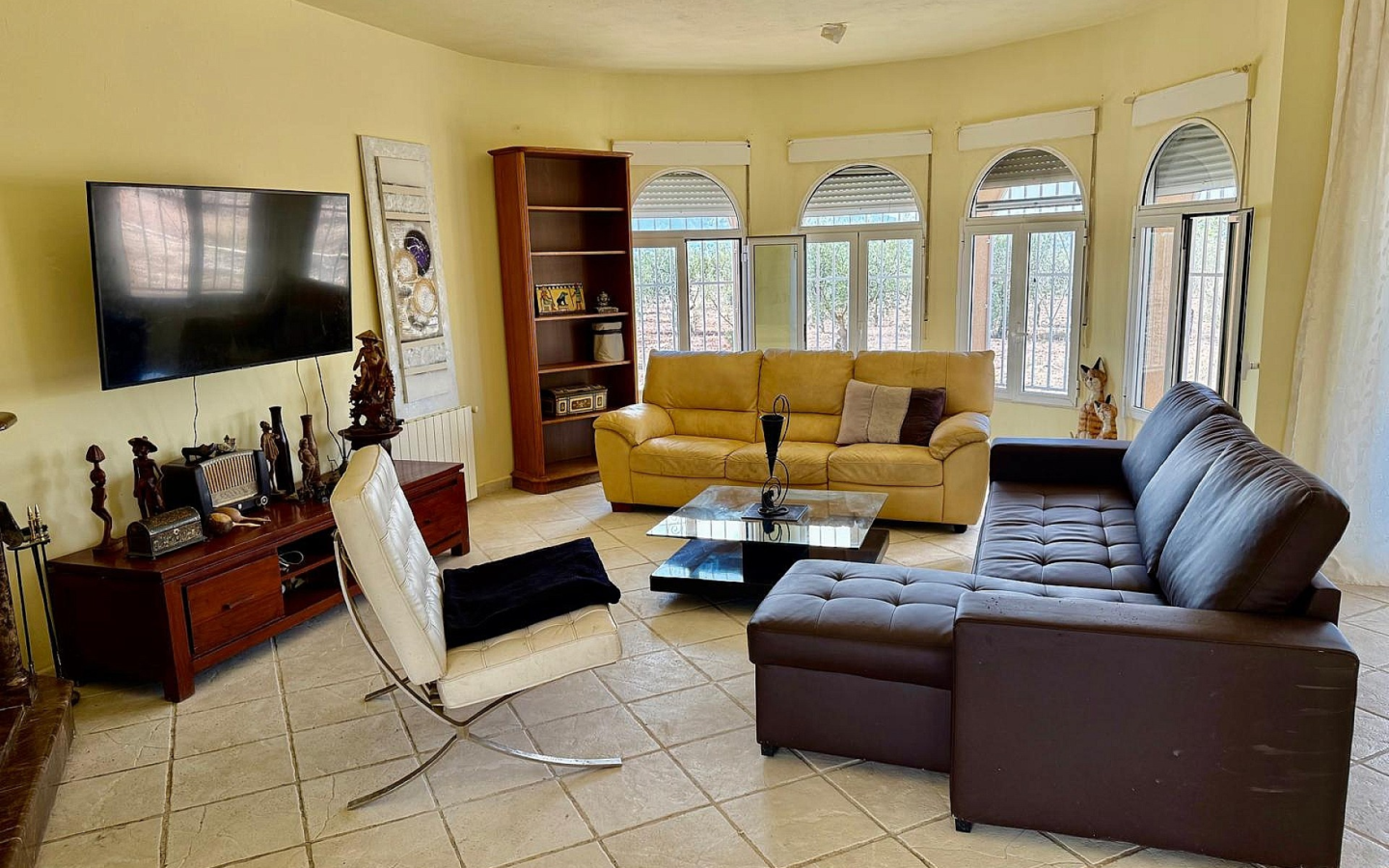 3-bedroom Detached Villa In Onil, Spain (215 M²)