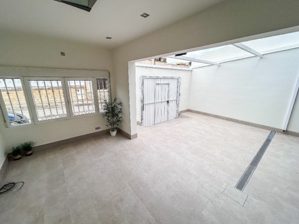 5-bedroom Townhouse In Pinoso, Spain (141 M²)