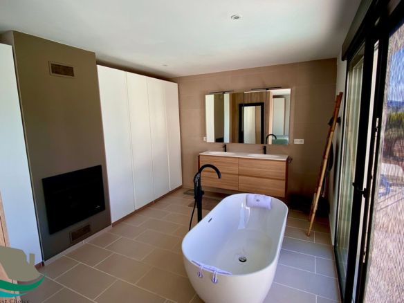 3-bedroom Detached Villa In La Romana, Spain (165 M²)