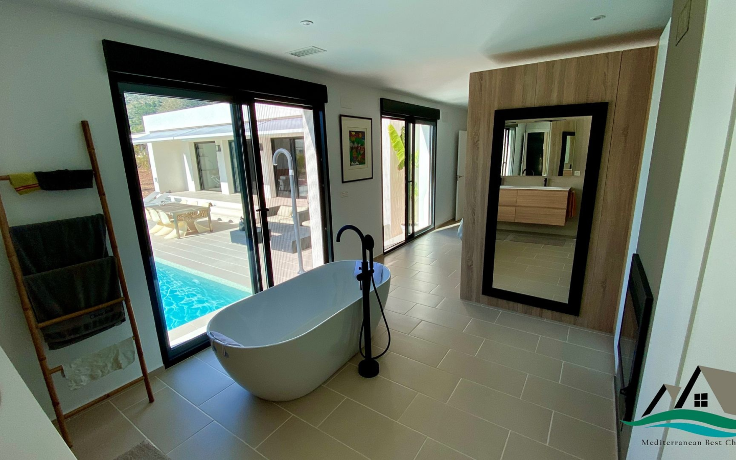 3-bedroom Detached Villa In La Romana, Spain (165 M²)