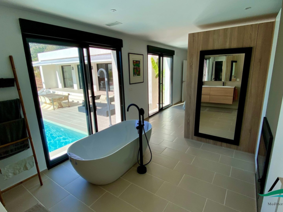 3-bedroom Detached Villa In La Romana, Spain (165 M²)