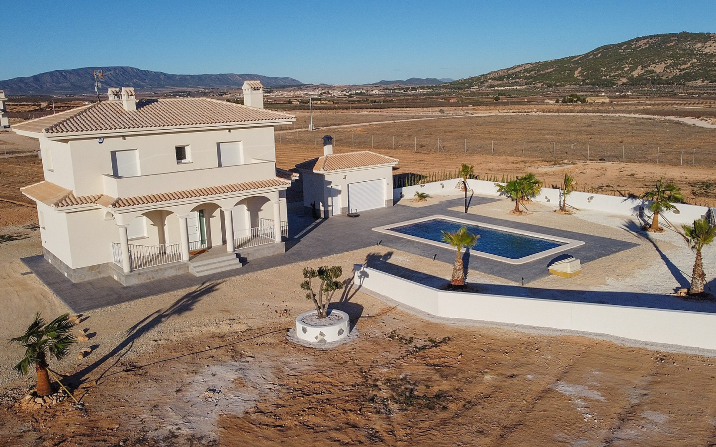 3-bedroom Detached Villa In Pinoso, Spain (150 M²)