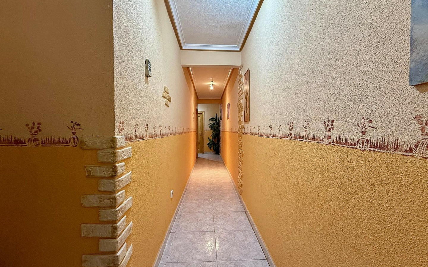 5-bedroom Apartment In Pinoso, Spain (181 M²)