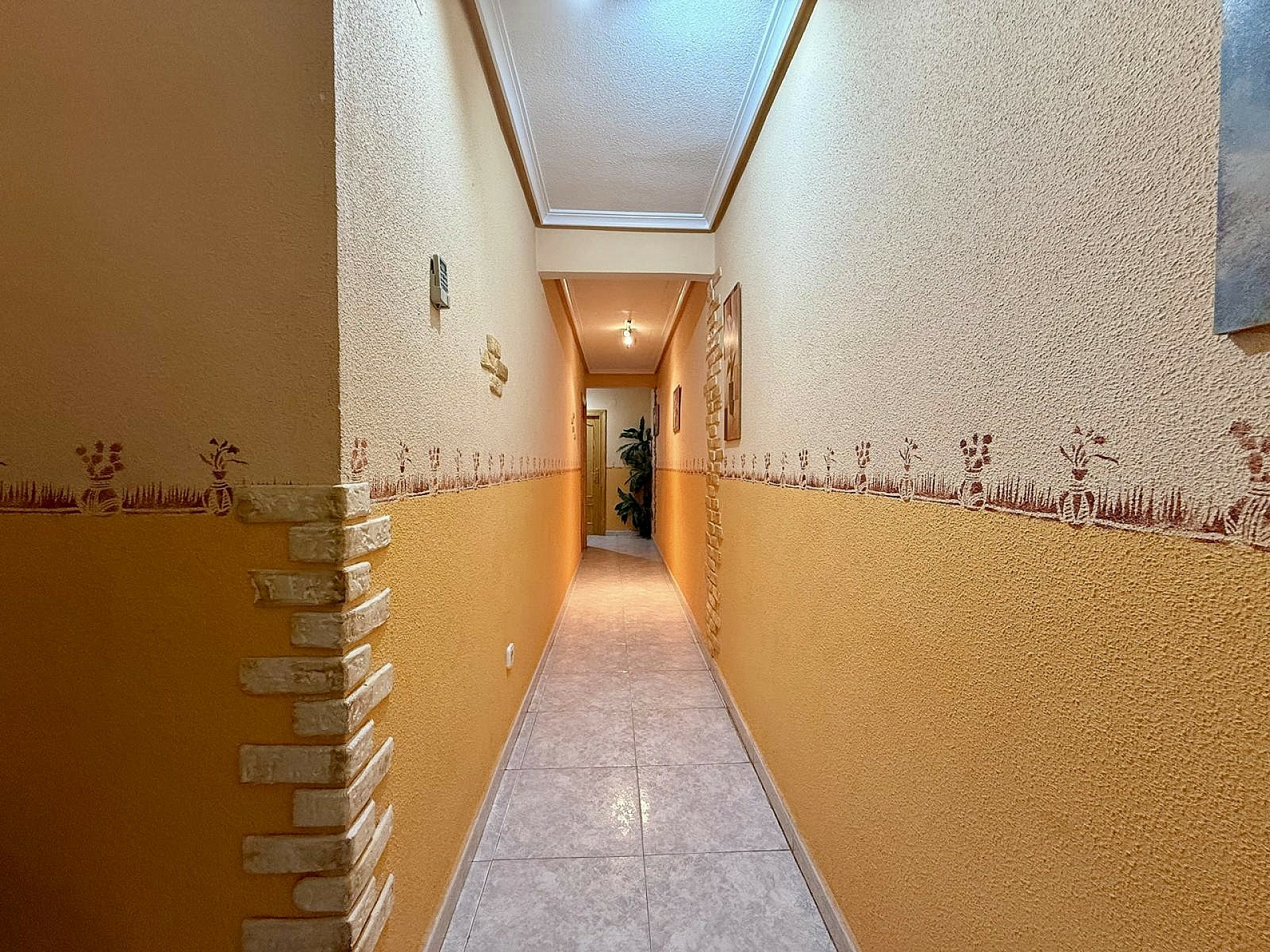 5-bedroom Apartment In Pinoso, Spain (181 M²)