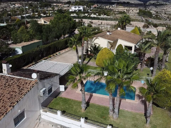 4-bedroom Detached Villa In Monovar, Spain (366 M²)